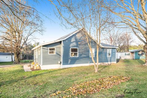 509 E Forrest St, Edmore, MI 48829 photo 3
