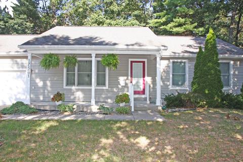 17531 148th Ave, Spring Lake, MI 49456 photo 1
