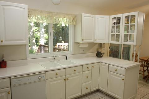 17531 148th Ave, Spring Lake, MI 49456 photo 3