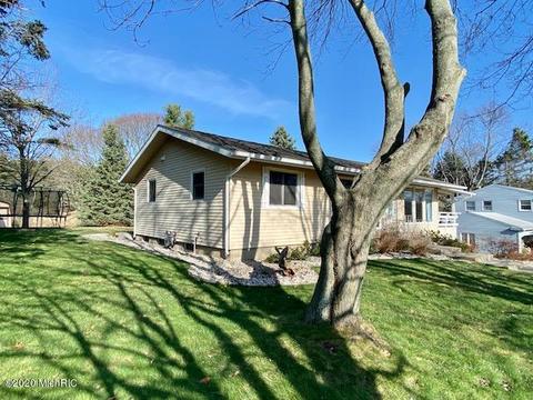 17991 Mohawk Dr, Spring Lake, MI 49456 photo 3