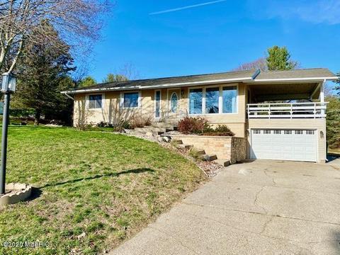 17991 Mohawk Dr, Spring Lake, MI 49456 photo 2