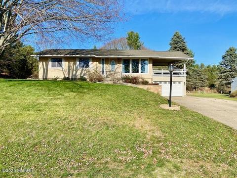 17991 Mohawk Dr, Spring Lake, MI 49456 photo 1