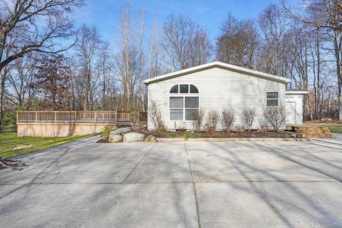 9240 Ingalls Rd, Belding, MI 48809 photo 4