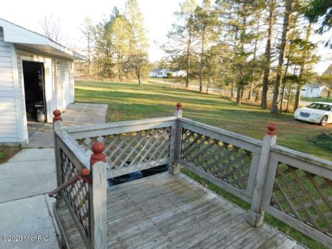 1265 Maple Rd, Manistee, MI 49660 photo 9