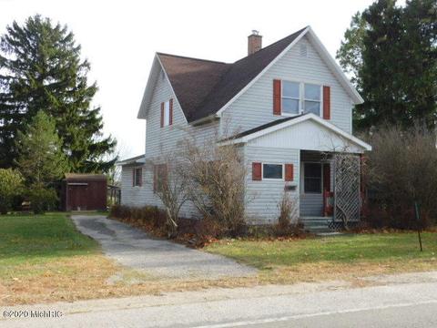 1265 Maple Rd, Manistee, MI 49660 photo 2