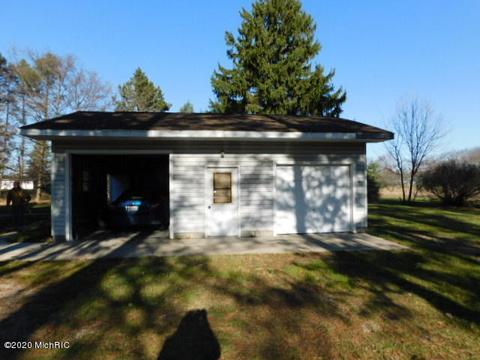 1265 Maple Rd, Manistee, MI 49660 photo 11