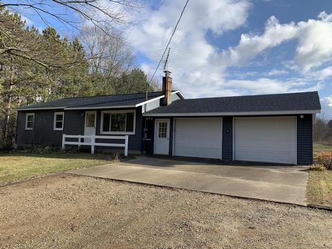 613 2nd St, Plainwell, MI 49080 photo 1