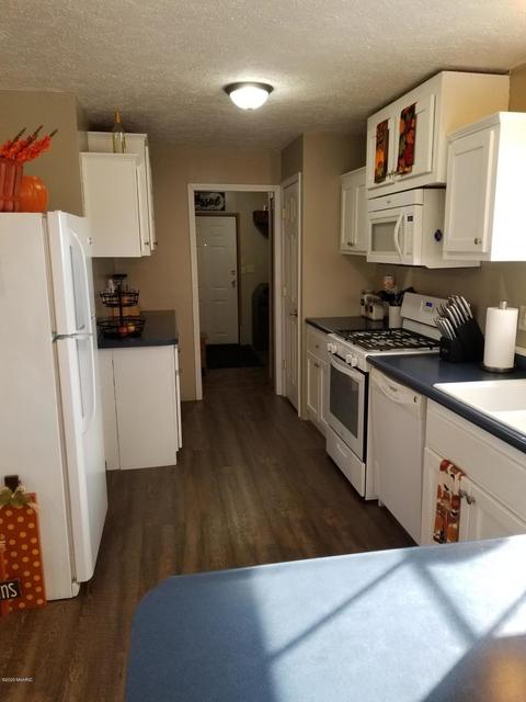 61689 Roberts Rd, Three Rivers, MI 49093 photo 5