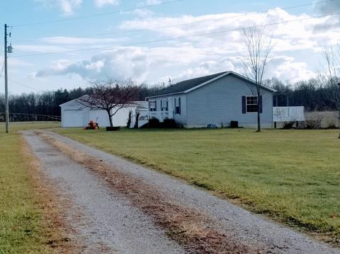 61689 Roberts Rd, Three Rivers, MI 49093 photo 2