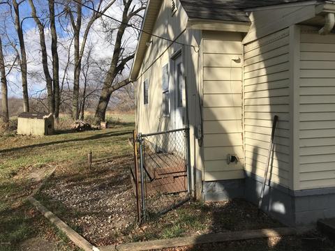 532 S Elm St, Ithaca, MI 48847 photo 4