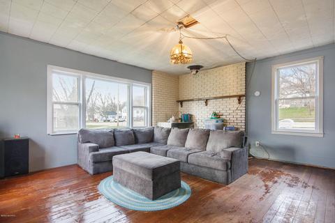 1012 E Main St, Lowell, MI 49331 photo 4