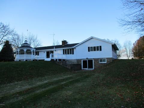 2160 E Stanton Rd, Stanton, MI 48888 photo 3