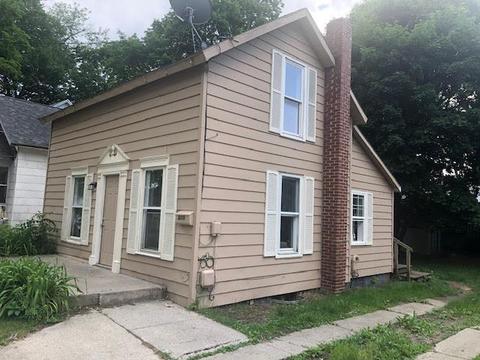 315 N Main St, Buchanan, MI 49107 photo 2