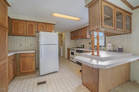 1049 W Ab Ave, Plainwell, MI 49080 photo 6