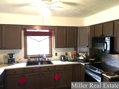 310 Geething Ln, Dowling, MI 49050 photo 3