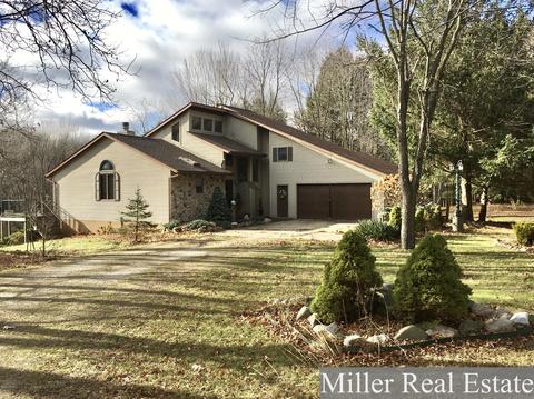 310 Geething Ln, Dowling, MI 49050 photo 1