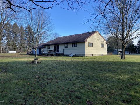11383 Willow Ave, Grant, MI 49327 photo 3
