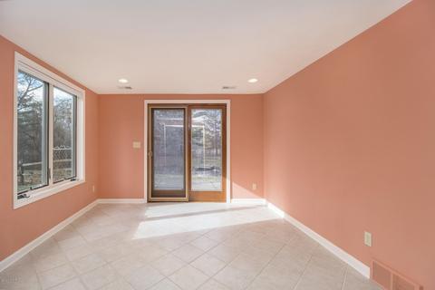 87 Royal Rd, Springfield, MI 49037 photo 31