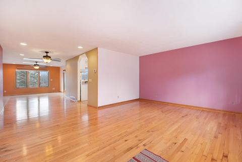 87 Royal Rd, Springfield, MI 49037 photo 12