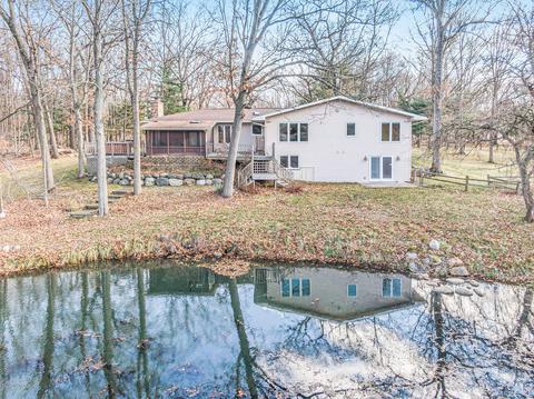 87 Royal Rd, Springfield, MI 49037 photo 2