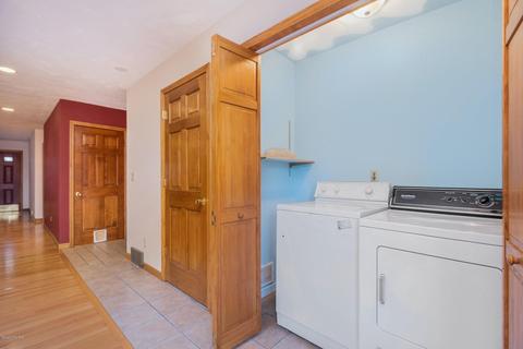 87 Royal Rd, Springfield, MI 49037 photo 16