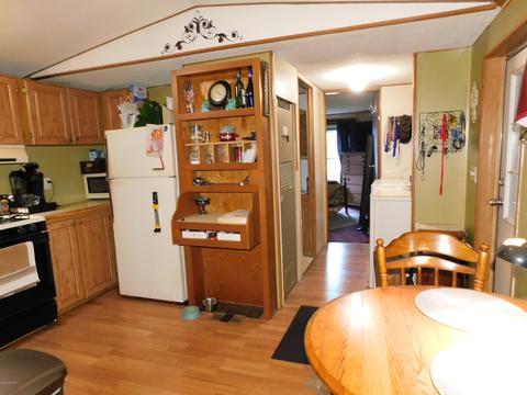 4212 E 124th St, Grant, MI 49327 photo 4