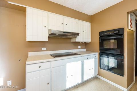 30989 Brandywine Rd, Gobles, MI 49055 photo 8
