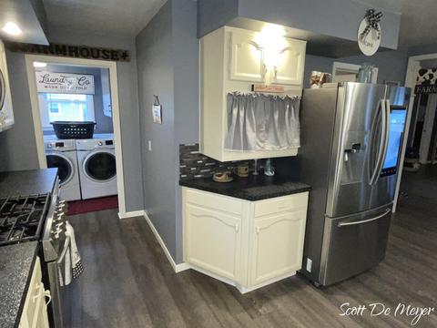 218 S First St, Edmore, MI 48829 photo 5