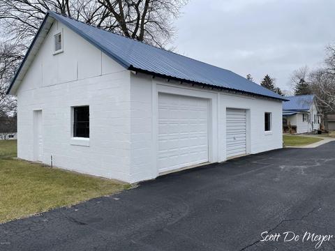 218 S First St, Edmore, MI 48829 photo 34