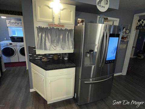 218 S First St, Edmore, MI 48829 photo 7