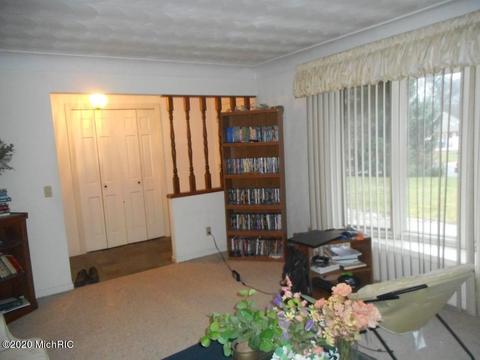 6391 Ormada Dr, Kalamazoo, MI 49048 photo 3