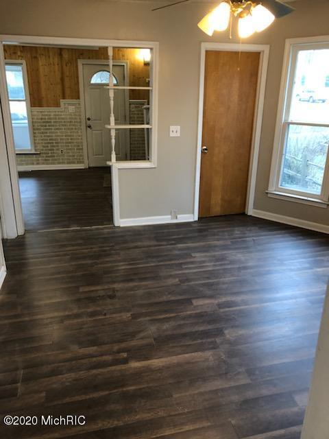 511 S Broas St, Belding, MI 48809 photo 2