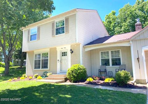 6030 Buttonwood Ct SE, Ada, MI 49301 photo 3