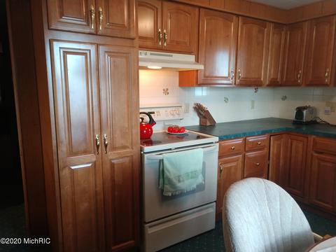 5741 E Pakes Rd, Crystal, MI 48818 photo 1
