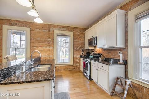 671 W Bridge St, Plainwell, MI 49080 photo 15