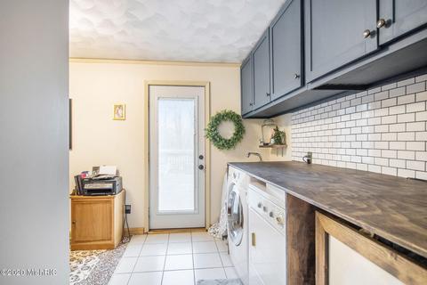 671 W Bridge St, Plainwell, MI 49080 photo 17