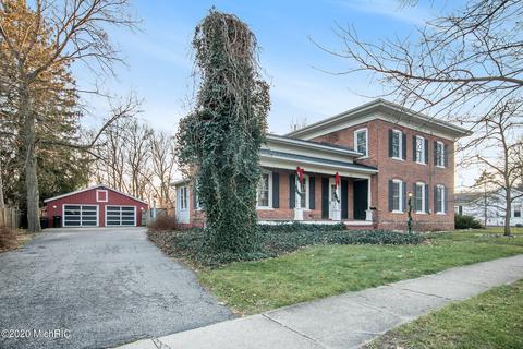 671 W Bridge St, Plainwell, MI 49080 photo 2