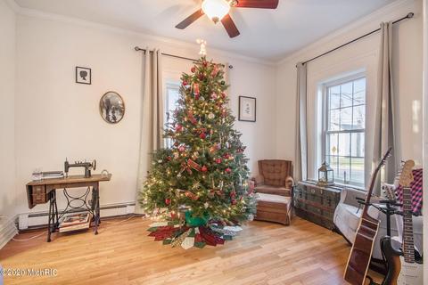 671 W Bridge St, Plainwell, MI 49080 photo 8
