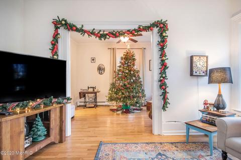 671 W Bridge St, Plainwell, MI 49080 photo 7