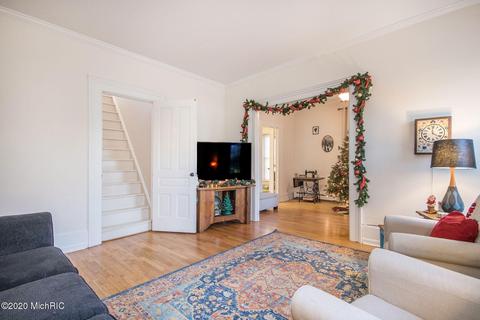 671 W Bridge St, Plainwell, MI 49080 photo 5