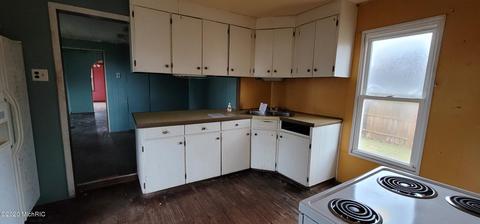 138 E Corey St, Bronson, MI 49028 photo 6