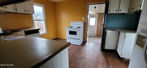 138 E Corey St, Bronson, MI 49028 photo 7