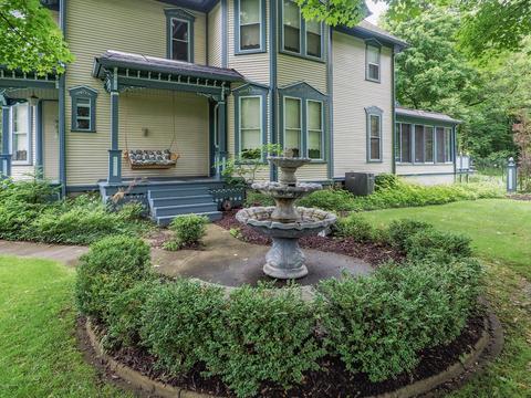 524 N Marshall Ave, Marshall, MI 49068 photo 3