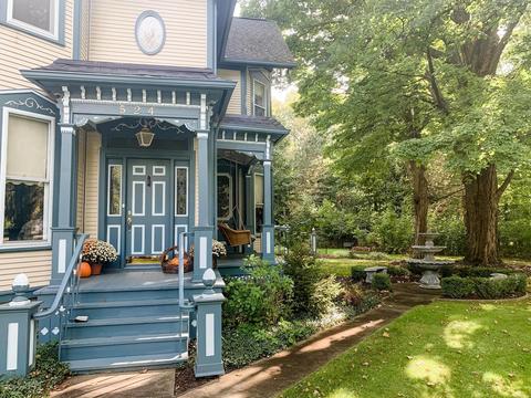 524 N Marshall Ave, Marshall, MI 49068 photo 2