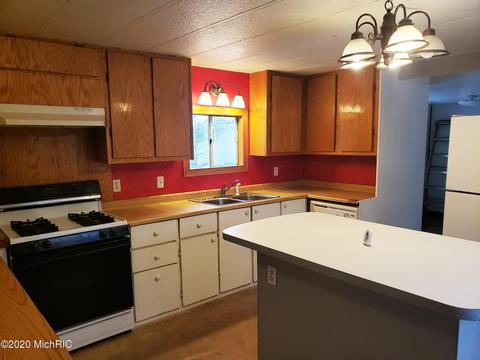 5134 E Loop Rd, Hesperia, MI 49421 photo 3