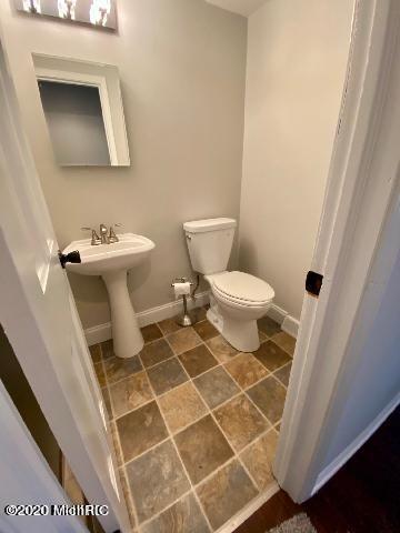 515 Edgeworthe Dr SE, Ada, MI 49301 photo 8