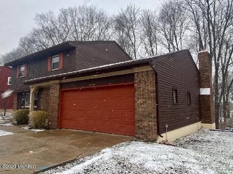 515 Edgeworthe Dr SE, Ada, MI 49301 photo 1