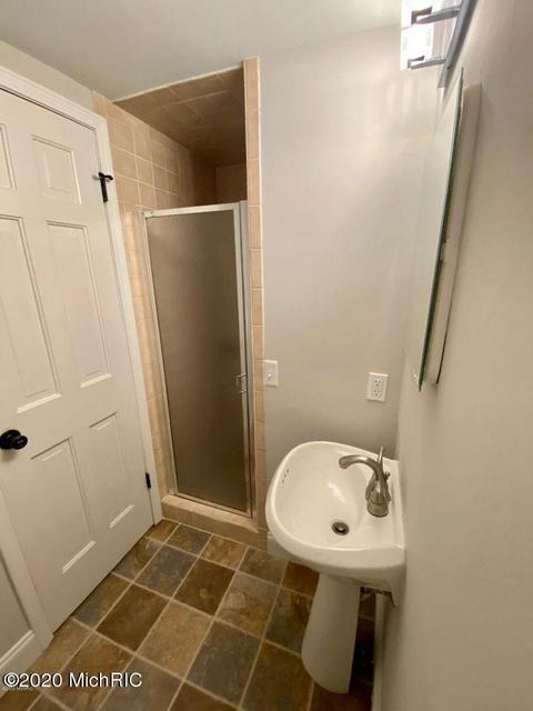 515 Edgeworthe Dr SE, Ada, MI 49301 photo 9