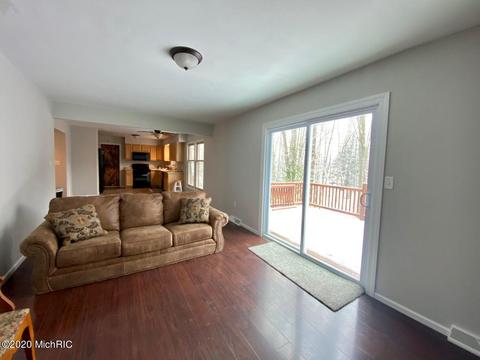 515 Edgeworthe Dr SE, Ada, MI 49301 photo 5
