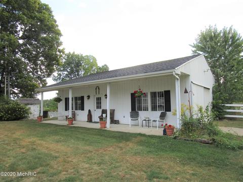137 S Centennial, Coldwater, MI 49036 photo 3